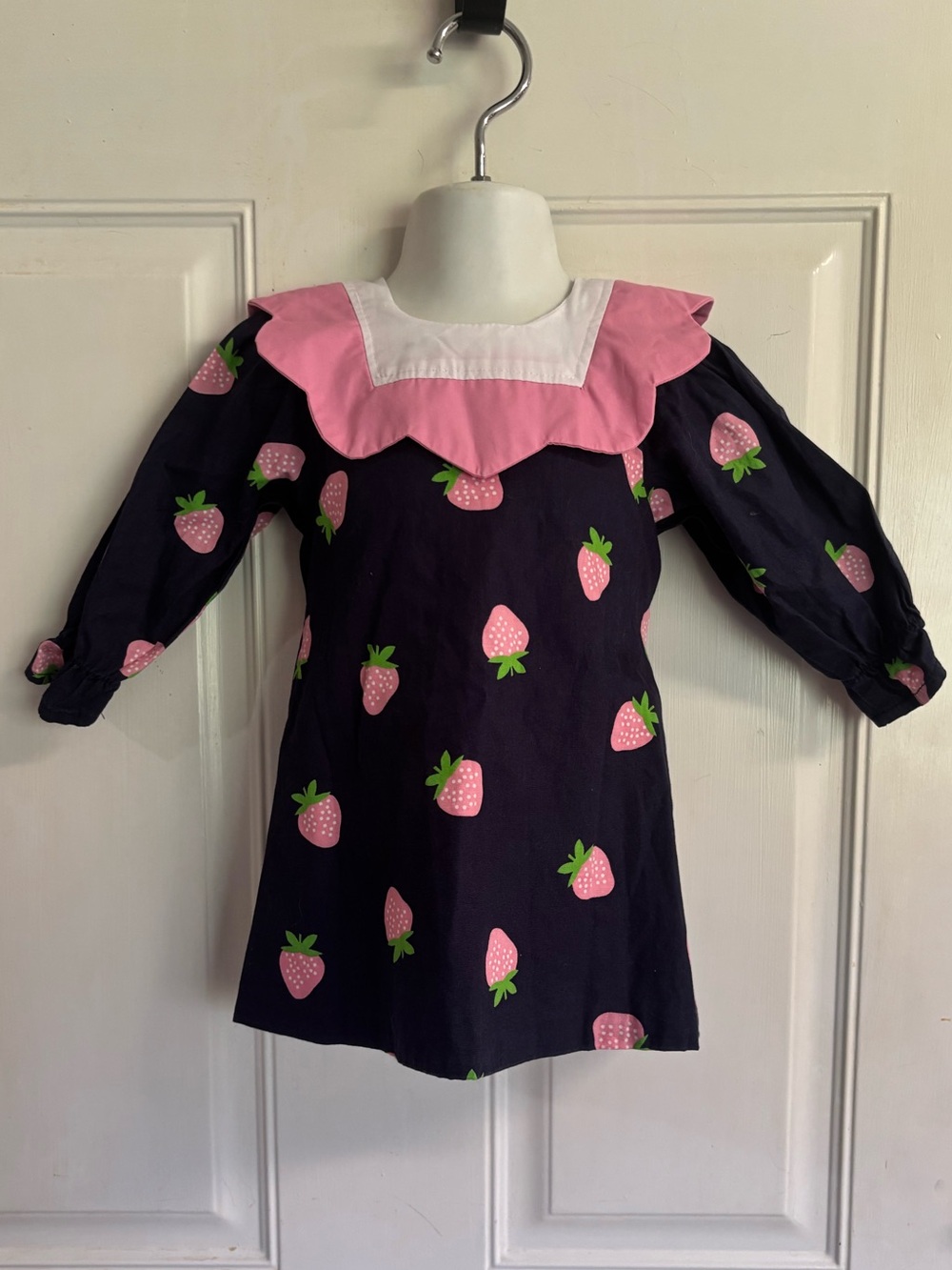 18/24M The Beaufort Bonnet Company Polly Play Navy/Sanibel Strawberry Dress.  In